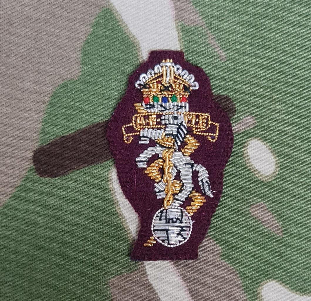 Royal Electrical & Mechanical Engineer / REME Maroon Officers Bullion stitched Beret Badge (CIIIR)
