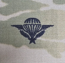 Load image into Gallery viewer, French / France - US (OCP, Regulation Size) Ripstop multicam fabric embroidered Parachutist wing jump patch / badge