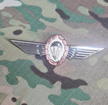 Load image into Gallery viewer, Fallshirmjager Parachutist / Paratrooper Jump Wings Metal badge brooch - Choose your grade