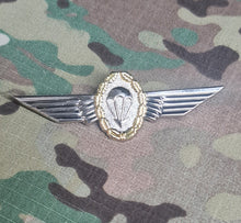 Load image into Gallery viewer, Fallshirmjager Parachutist / Paratrooper Jump Wings Metal badge brooch - Choose your grade