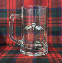 Load image into Gallery viewer, Parachute Wings / Airborne forces - Metal 2D Logo / Motif - beer pint glass tankard 660ml logo glass