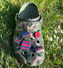 Load image into Gallery viewer, Shoe charm set x 5 - clog / water shoe - novelty charm / gem / logo customise your spr sapper royal engineer footwear
