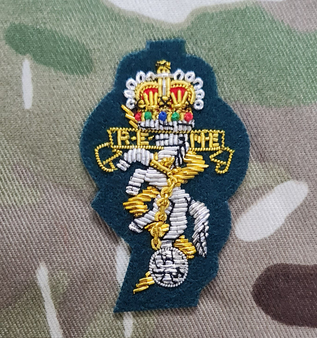 Royal Electrical & Mechanical Engineer REME Commando Green Bullion Officers Cap Badge