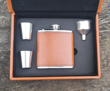 Load image into Gallery viewer, Personalised Tan Hip Flask Luxury Gift Set
