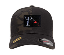 Load image into Gallery viewer, Velcro Patch Embroidered Flexfit Yupong Cap Blackbeard Flag Baseball Cap (Edward Teach)