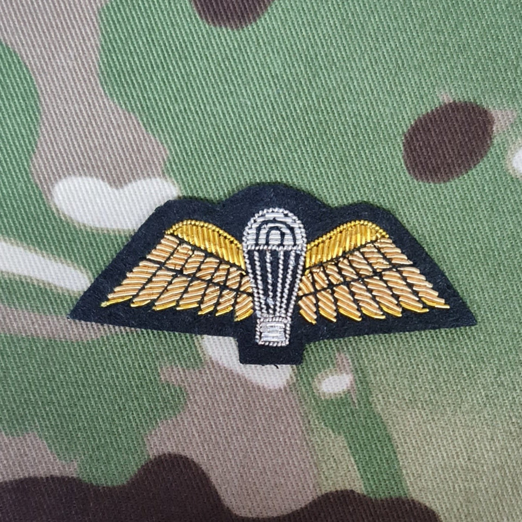 British Parachutist qualification Jump Wings Wire Bullion Embroidered Badge gold on black mess dress
