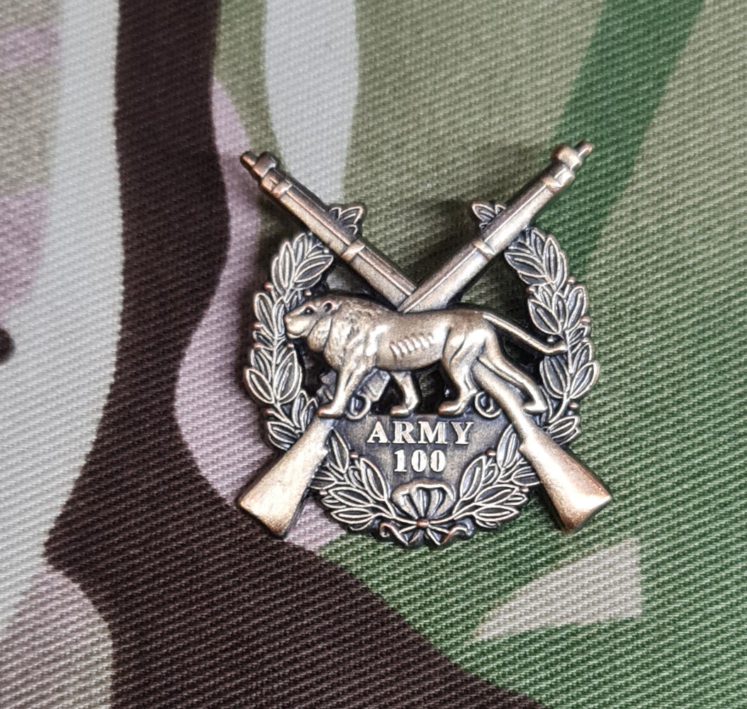 New Style British Army 100 Metal Shooting Badge - Army Rifle Association (ARA) / Army Operational Shooting Competition (AOSC) / Bisley 100 Shooting No2 Dress Badge