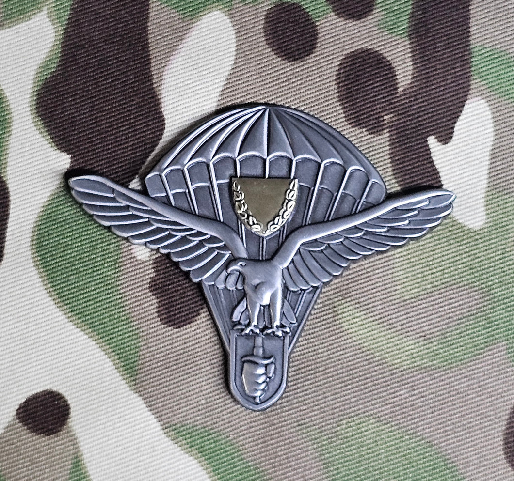 Slovakia / Slovakian Parachutist Qualification Metal Jump Wings Badge