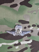 Load image into Gallery viewer, Metal Hungary / Hungarian 1940 / 2021 M - Airborne Parachutist Qualification Wings
