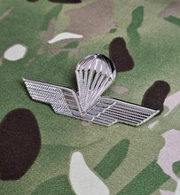 Load image into Gallery viewer, Italy / Italian Parachutist Jump Wings Metal - Basic
