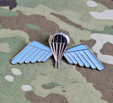 Load image into Gallery viewer, British / UK parachutist jump wings metal badge
