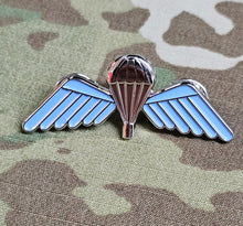 Load image into Gallery viewer, Miniature British / UK parachutist jump wings metal badge (Mess Dress)

