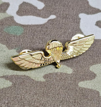 Load image into Gallery viewer, Miniature Greek / Greece parachutist jump wings metal badge - Advanced (Gold) (Mess Dress)
