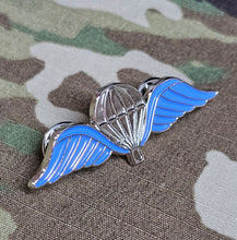 Load image into Gallery viewer, Miniature Bataillon Parachutiste, Dutch / Bataljon Parachutisten Belgium Parachutist Metal Jump Wings Badge - basic (Mess Dress)
