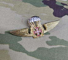 Load image into Gallery viewer, Portuguese / Portugal (Civil / Reservist) - Parachutist Qualification Metal Jump Wings Badge
