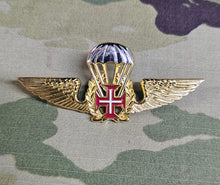 Load image into Gallery viewer, Portuguese / Portugal (Civil / Reservist) - Parachutist Qualification Metal Jump Wings Badge
