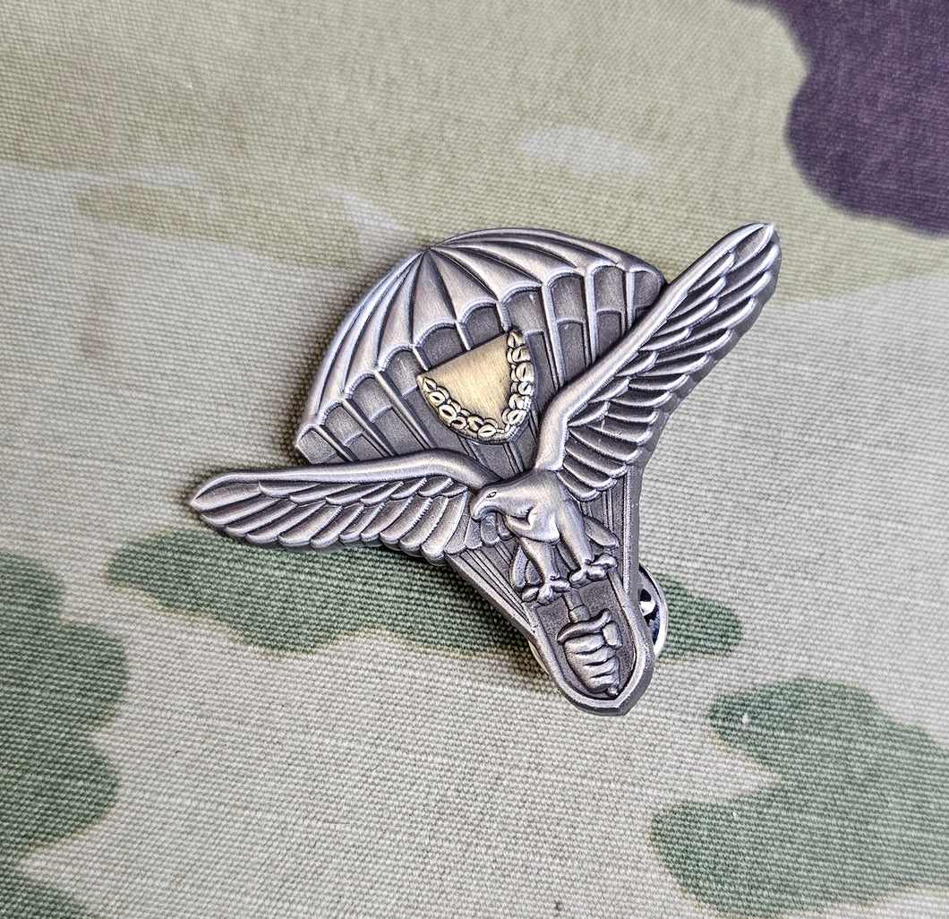 Miniature Slovakia / Slovakian Parachutist Qualification Metal Jump Wings Badge (Mess Dress)