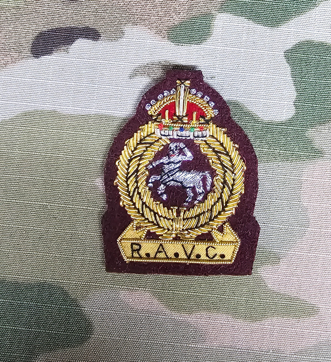 Royal Army Veterinary Corps RAVC Maroon Officers Bullion stitched Beret Badge (CIIIR)