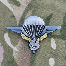 Load image into Gallery viewer, Royal Laos / Laotion Parachutist / Paratrooper Jump Wings Metal badge / brooch
