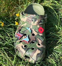 Load image into Gallery viewer, Shoe charm set x 5 - clog / water shoe - novelty charm / gem / logo customise your tactical military army footwear Airborne Wings
