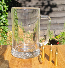 Load image into Gallery viewer, Airborne WW2 Arnhem silhouette Engraved Glass Pint Tankard 570ml
