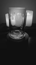Load and play video in Gallery viewer, Airborne WW2 Arnhem silhouette Engraved Glass Pint Tankard 570ml
