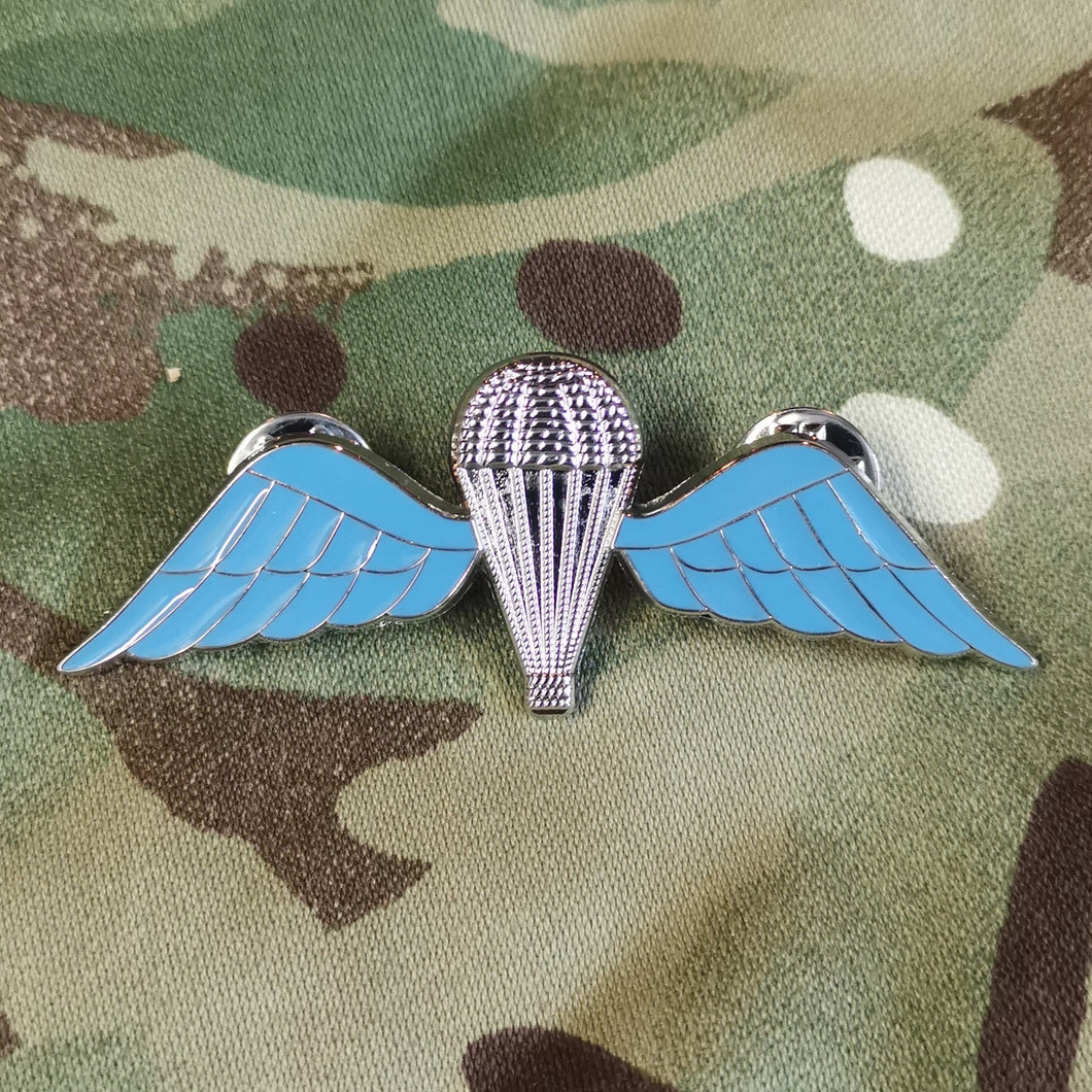 British parachutist jump wings metal badge