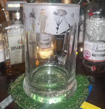 Load image into Gallery viewer, Airborne WW2 Arnhem silhouette Engraved Glass Pint Tankard 570ml
