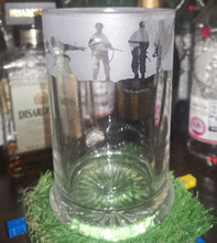 Load image into Gallery viewer, Airborne WW2 Arnhem silhouette Engraved Glass Pint Tankard 570ml
