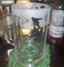 Load image into Gallery viewer, Airborne WW2 Arnhem silhouette Engraved Glass Pint Tankard 570ml
