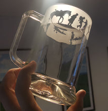 Load image into Gallery viewer, WW1 Tommy silhouette Engraved Glass Pint Tankard 660ml - lest we forget  design

