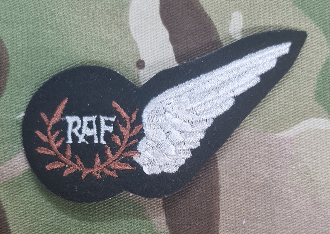RAF Airborne Specialist Flying Badge ( Half Wing )